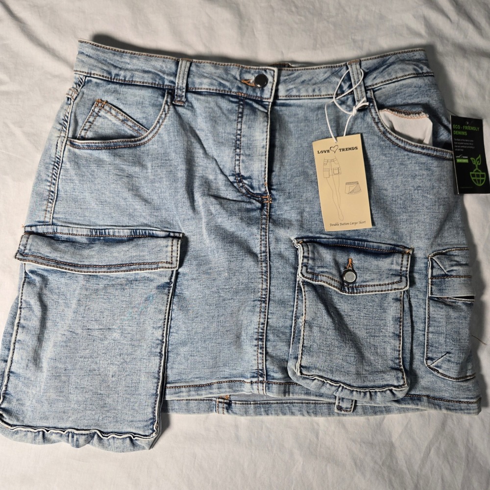 Love Trends Skort Double‎ Button Cargo Light Wash Denim Mini Skirt Size 11 NWT